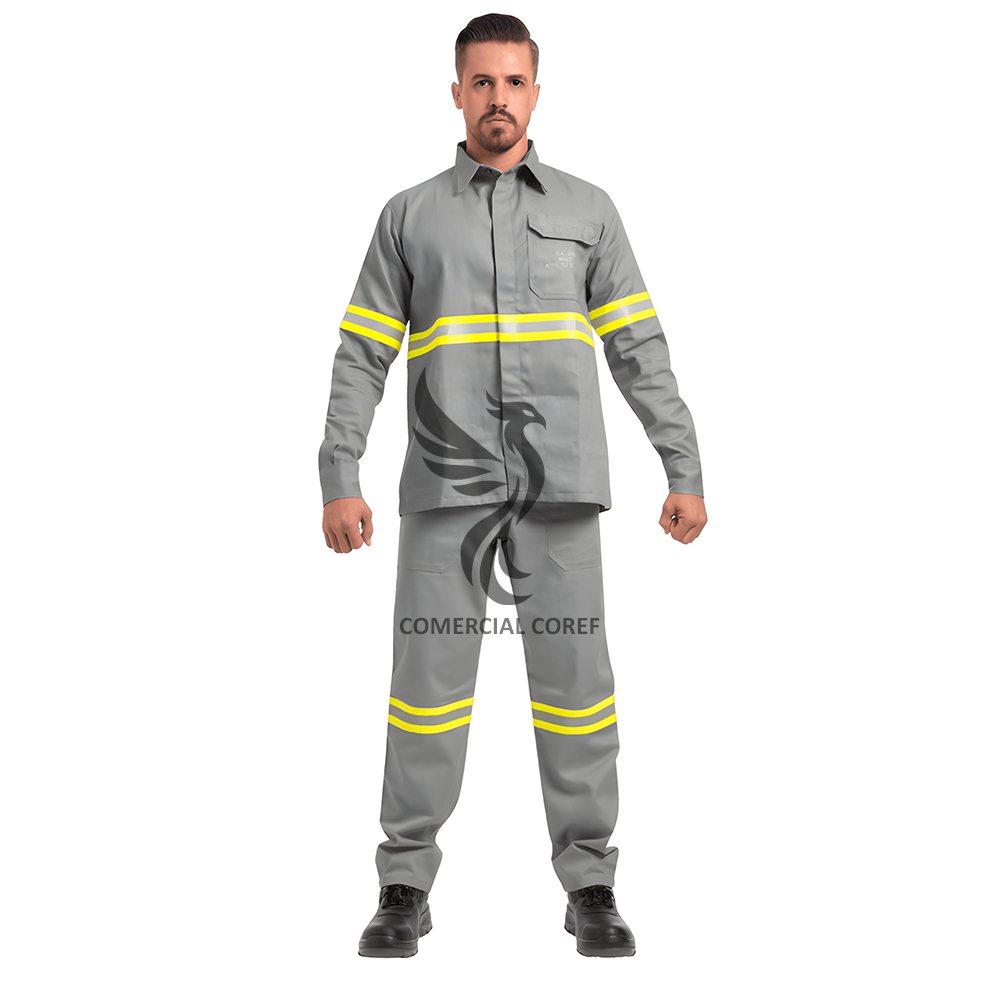 Conjunto cinza NR10 com faixas refletivas vendido pela Coref